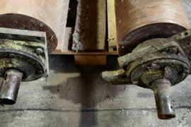 Masyvūs velenai 650kg su guoliavietėm