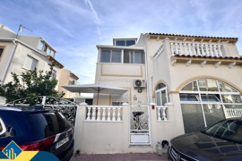 Renovuotas namas su bendru baseinu, Alicante provincijoje, Orihuela Costa mieste. 6 kambariai | 103 