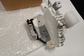  8J1837015C 8J1837015E Priekinė durų spyna AUDI A4 A5 Q3 Q5 A6 C7