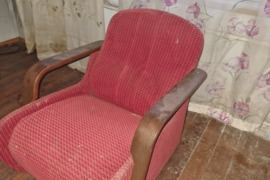 Senovinis fotelis, ant ratukų. Gal kažką sudomintų už simbolinę kainą?