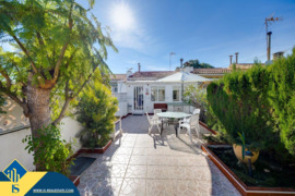 Vila su terasa, Alicante provincijoje, Torrevieja mieste, Playa de Los Locos rajone. 3 kambariai | 5