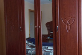 Parduodama 4 durų spinta