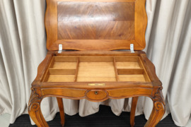 Kavos staleliai, staliukai, Stalai