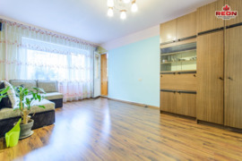 ERDVUS, ŠVIESUS, TVARKINGAS 3 IZOLIUOTŲ KAMBARIŲ BUTAS ŠEŠKINĖJE!