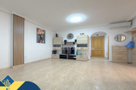Apartamentas su bendru baseinu, Alicante provincijoje, Torrevieja mieste, Playa del Cura rajone. 3 k