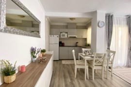 Atnaujinti apartamentai vos 5 minutės nuo paplūdimio