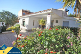 Vila su terasa, Alicante provincijoje, Torrevieja mieste, Playa de Los Locos rajone. 3 kambariai | 8