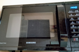 Parduodamas naudotas, bet kaip naujas, kombinuotas Samsung Smart Oven MC28H5015AK.  Parduodama Kaune