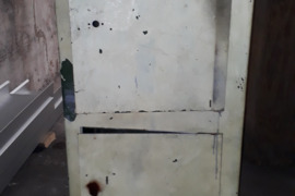 Metaline spinta- seifas.