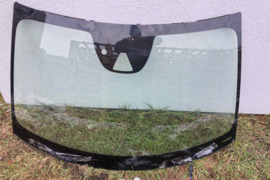 Priekinis stiklas volvo xc40