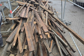 Atiduodu medieną.Pasiimti patiems.