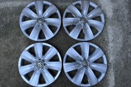 Volkswagen , Ratų gaubtai, R-16