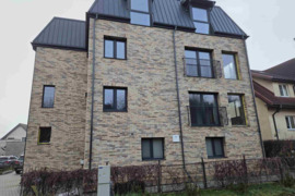 Kopų g. Melnragėje parduodamas dviejų kambarių butas netoli jūros.