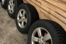 Padangos su lengvo lydinio ratlankiais