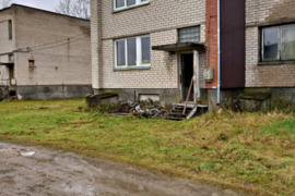 Parduodamas erdvus 4 kambarių butas per du aukštus Rutkiškių k., Jurbarko r.