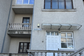 PARDUODAMA ERDVUS 2 KAMBARIŲ BUTAS SU PRIVAČIU KIEMELIU ŠILAINIUOSE