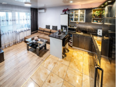 Butas aukščiau miesto ritmo – Eiguliuose, Ašigalio gatvėje, 8 -ajame aukšte!