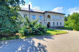 PARDUODAMAS RAMIOJE VIETOJE 3-JŲ IZOLIUOTŲ KAMBARIŲ BUTAS VALČIŪNŲ K.