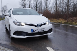 Toyota auris hybrid 2016