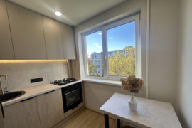 Parduodamas suremontuotas 2 kambarių butas Baltijos prospekte!