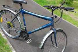 Sveiki suprku dviračiu dalis senu ir nauju net superku senu dviračiu pompas ir kaburus ir irankius s