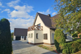 Parduodamas naujai rekonstruotas namas Mažeikių senamiestyje, P. Matulionio g. 33.