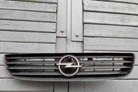 ZAFIRA kapoto grotelės ir bagažinės uždangalą( štorkę)