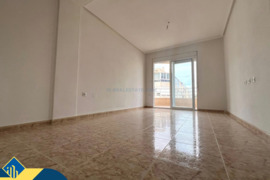 Apartamentas su terasa, Alicante provincijoje, Torrevieja mieste. 3 kambariai | 79 m² | 400 metrų ik