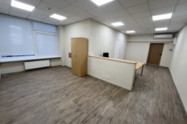 Išnuomojamos administracinės patalpos  su atskiru san. mazgu