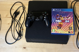 Playstation 4 slim