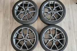 BBS , Lieti ratlankiai, R-18