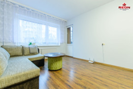 ERDVUS, ŠVIESUS, TVARKINGAS 3 IZOLIUOTŲ KAMBARIŲ BUTAS ŠEŠKINĖJE!