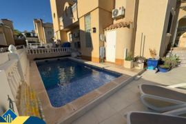 Namas su bendru baseinu, Alicante provincijoje, Orihuela Costa mieste. 4 kambariai | 94 m² | 5 kilom