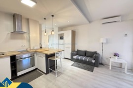 Renovuota studija su bendru baseinu, Alicante provincijoje, Torrevieja mieste. 1 kambarys | 37 m² | 
