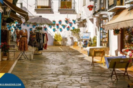 Renovuotas apartamentas su bendru baseinu, Malaga provincijoje, Marbella mieste, Puerto Banús rajone