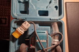 Madzio freza Makita rp0900 su deze ir priedais