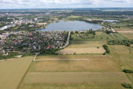 GARGŽDUOSE, ŠALIA SKAIDRIOJO KARJERO SKLYPAS POILSIUI AR NAMO STATYBAI.