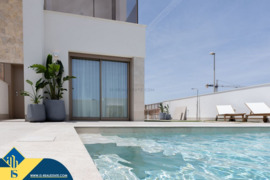 Statomi namai su privačiu baseinu, Alicante provincijoje, Rojales, Ciudad Quesada mieste. 4 kambaria