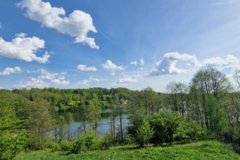 974 a ploto Žemės sklypas Vilkaviškio raj. Vygrelių k., Beržų g. Su ežero pakrante. Kaina 69000 €