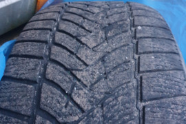 Naudotos ziemines padangos Dunlop 255 50 R19