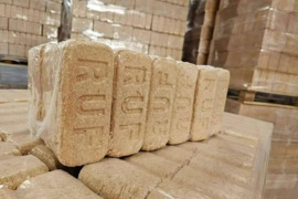 Briketai 189eur, granules 215eur tel.