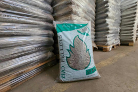 Briketai 189eur, granules 215eur tel.