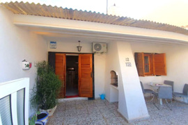 Tvarkingas kotedžas ramioje aplinkoje