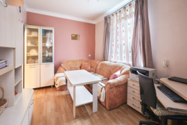 Parduodamas 2 kambarių butas, pačioje Kauno miesto širdyje - Senamiestyje, prie Rotušės aikštės