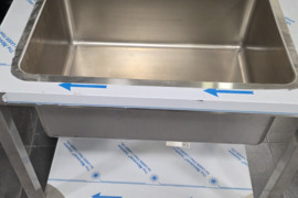 Nerūdijančio plieno stalai su plautuve / vonia