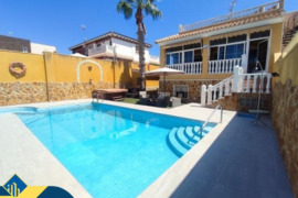 Vila su privačiu baseinu, Alicante provincijoje, Torrevieja mieste, La Mata rajone. 7 kambariai | 40