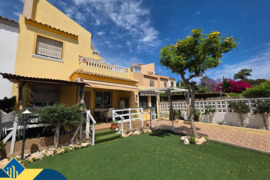 Vila su bendru baseinu, Alicante provincijoje, Torrevieja mieste, Playa de Los Locos rajone. 5 kamba