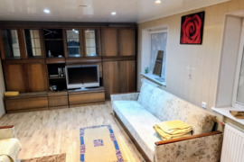 Tvarkingas 2 kambariai, 3 kambarių bute su visais baldais ir buitine technika. 