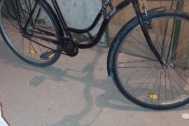 Moteriškos  dviratis geros buklės.