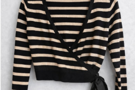 Stilingas dryžuotas megztinis su blizgesiu